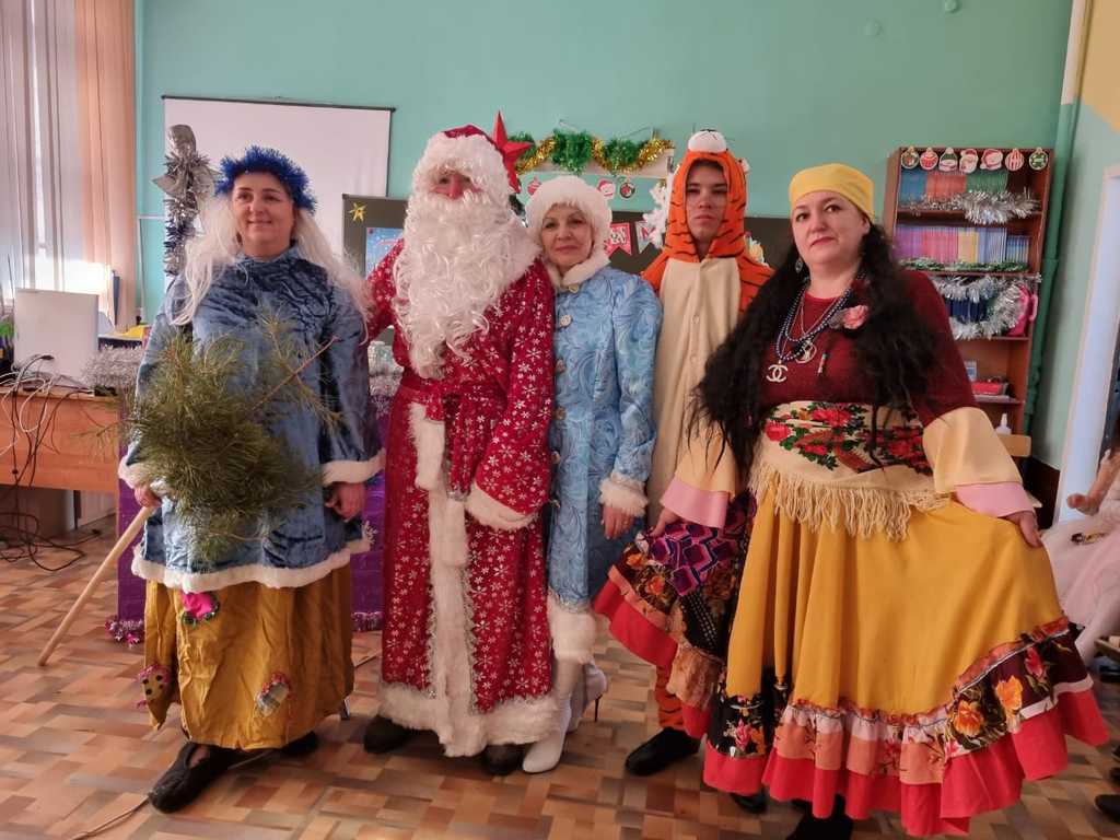 Театрализованная программа Лучший праздник Новый год