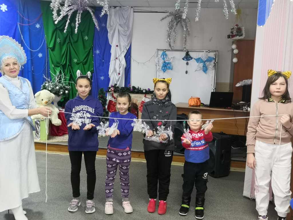 Развлекательная программа «Новогодний фейерверк»