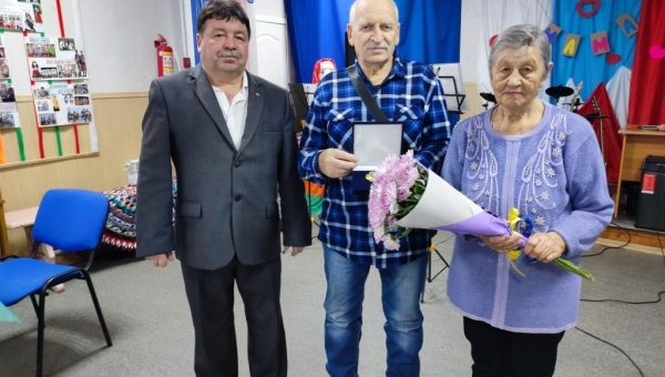Семья из села Таёжное отмечена знаком «За супружеское долголетие»