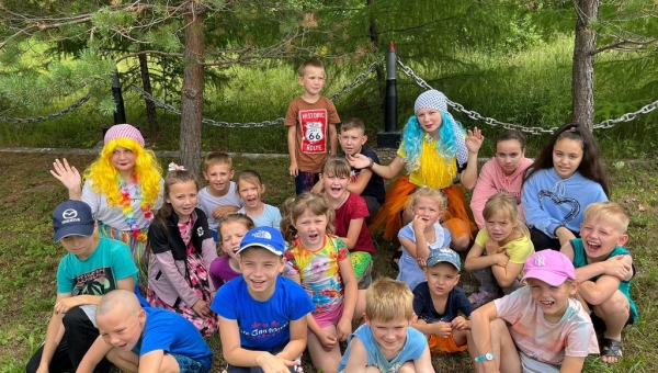 Ловись рыбка большая и маленькая.