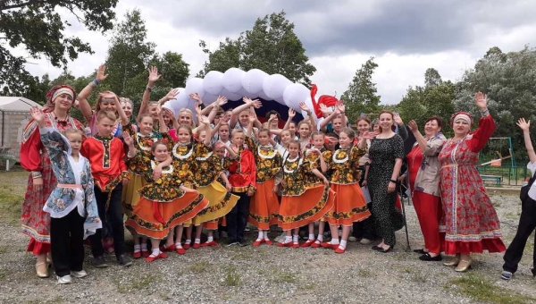 Праздничная программа «Едем, едем в соседнее село»