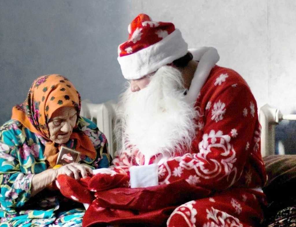 Приглашаем принять участие  в доброй новогодней акции  «Праздник к нам приходит»!!!