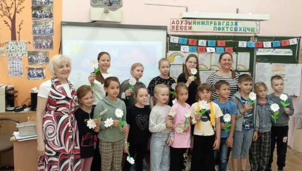 Час истории «Пётр и Феврония. История вечной любви» и мастер – класс «Ромашка – символ любви»