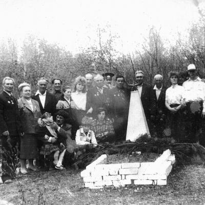 Митинг у могилы неизвестному партизану